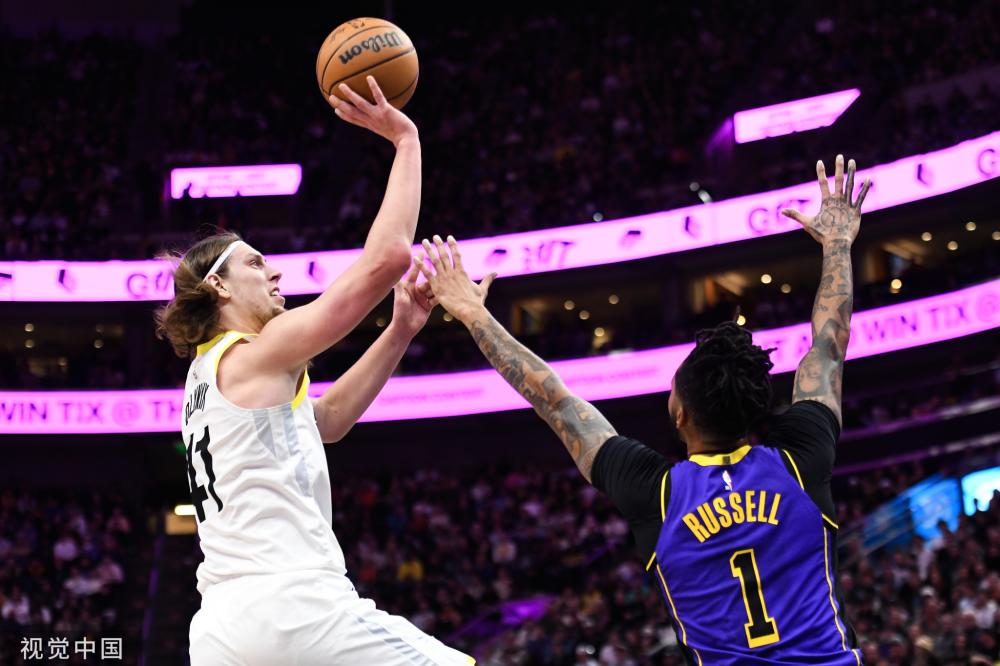 一起庭审突 一起庭审突