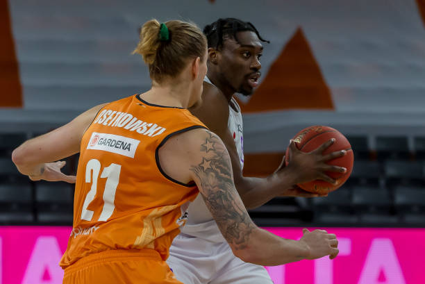 多重因素共 多重因素共